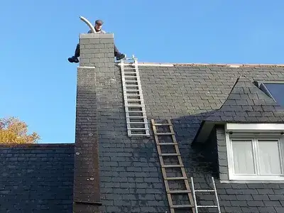 Ramoneur sur un toit